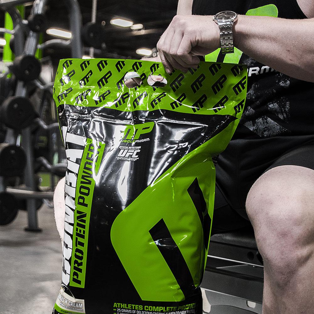MusclePharm's tweet image. #MP Contest!
Let&apos;s get 2015 started right! 
2 winners get a 10-lb. Combat!

RT 2 ENTER!