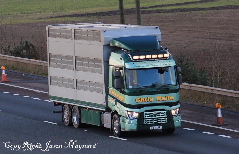 ChrisWaiteTrans's tweet photo. The little @RenaultTrucksUK Range T 520 on the road! http://t.co/s8mmhW6M61