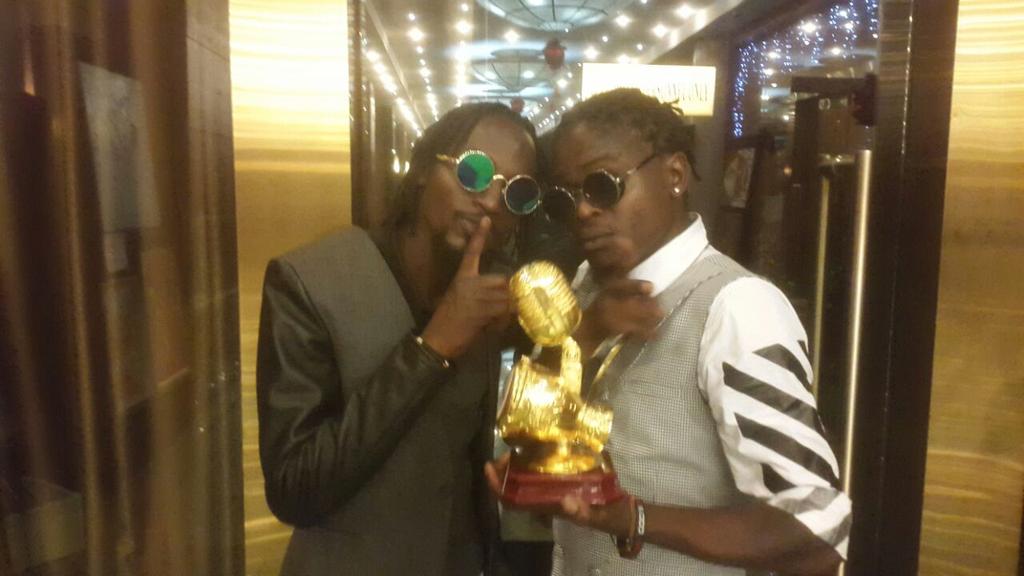 Frontrow247's tweet photo. @RadioandWeasel with their @AFRIMAWARDS for best reggae category, #Africa http://t.co/9FdFPtVSvj #AFRIMA2014 #Awards #Event #FrontRowUpdates