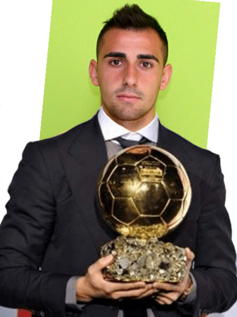 piliballest's tweet photo. Enhorabuena a @paco_alcacer por su balon de oro al mejor jugador europeo sub-21...@radioesport914 @julioinsadji http://t.co/sL0yilmQ3S