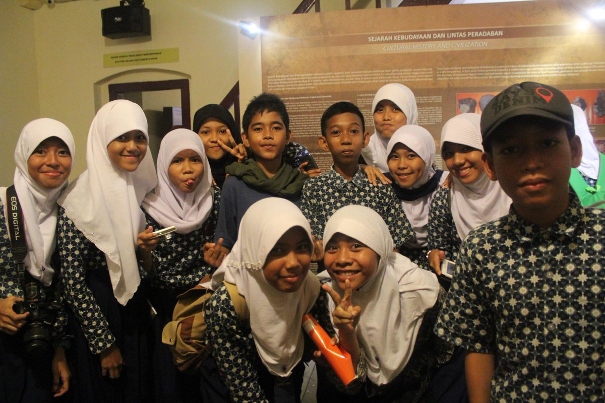 IXBiggest's tweet photo. Wish sebelum tutup tahun 2014 bisa berkumpul sama kalian dulu ;) http://t.co/FGGqtPsbme