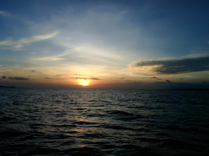 Dylan_Khan's tweet photo. Selalu jatuh cinta akan cantiknya lembayung di negeri ini http://t.co/wm8WV1sluc