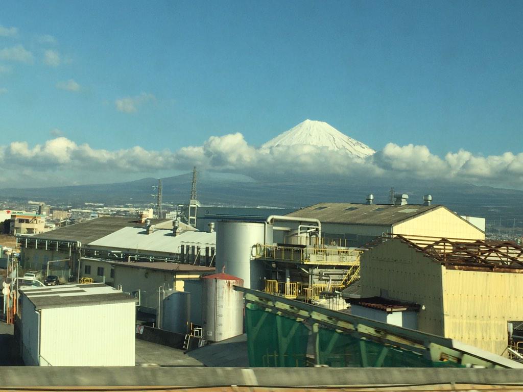 monblanc_'s tweet photo. 富士山めちゃくちゃ綺麗でした。冬は空気澄んでていいな〜。 http://t.co/z2U1CNhyKg
