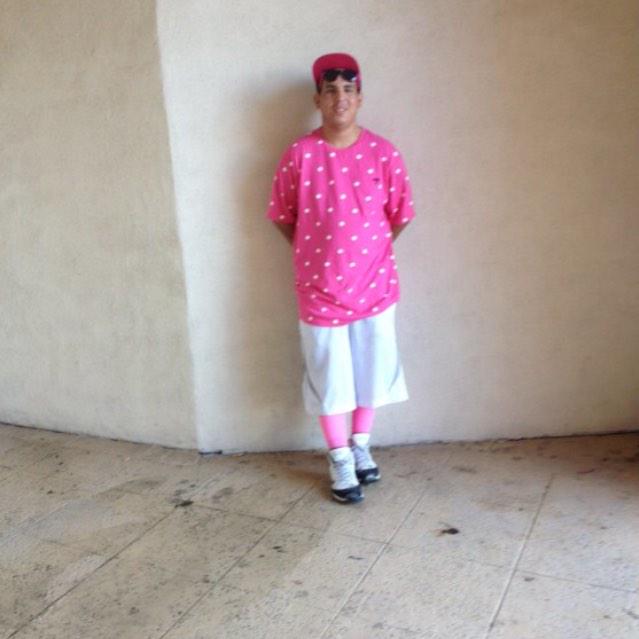panicatthepete's tweet image. It looks like u r wearing pink tights hahahaha