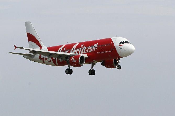 LokadataID's tweet photo. Basarnas: Pesawat AirAsia Kemungkinan Jatuh | Peristiwa http://t.co/5XjBCyUJH9 http://t.co/are1uinuso