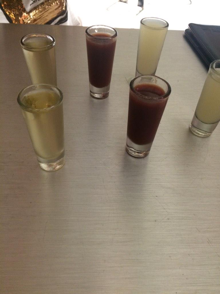 “<a href="/Toast_Original/">ToasT</a>: <a href="/polafain/">Pola Fainsod</a> ?!?!?!?!!?! A veeeeeeer!!! Foto!”mmmm