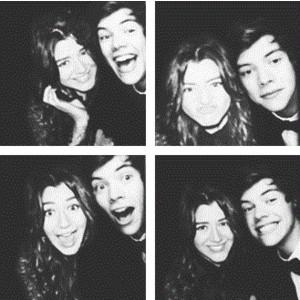 CalderCaldeerr's tweet photo. haciendo caras en navidad con @hazza_styless5 http://t.co/qkhWMGWkIG