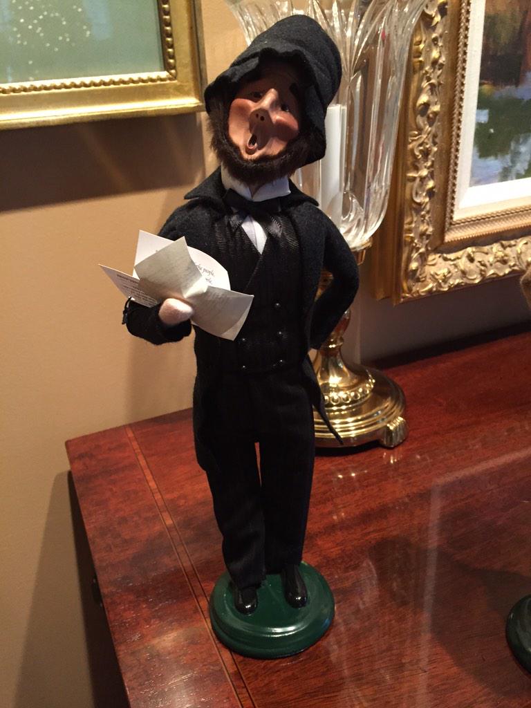 hrussell_one's tweet photo. Is it possible to get the Gettysburg Address on tape? More evidence the Russell's clearly have a favorite prez http://t.co/Z1Lb7TYL0d