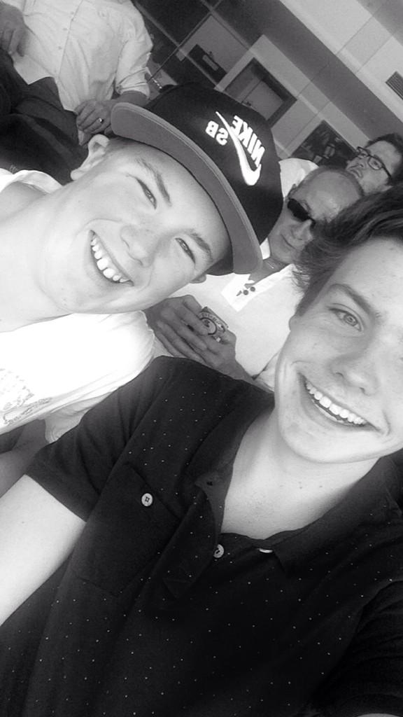BomberBorgartz's tweet photo. #ohwhatafeeling #goaussies #mcg http://t.co/EEg80LVgQn