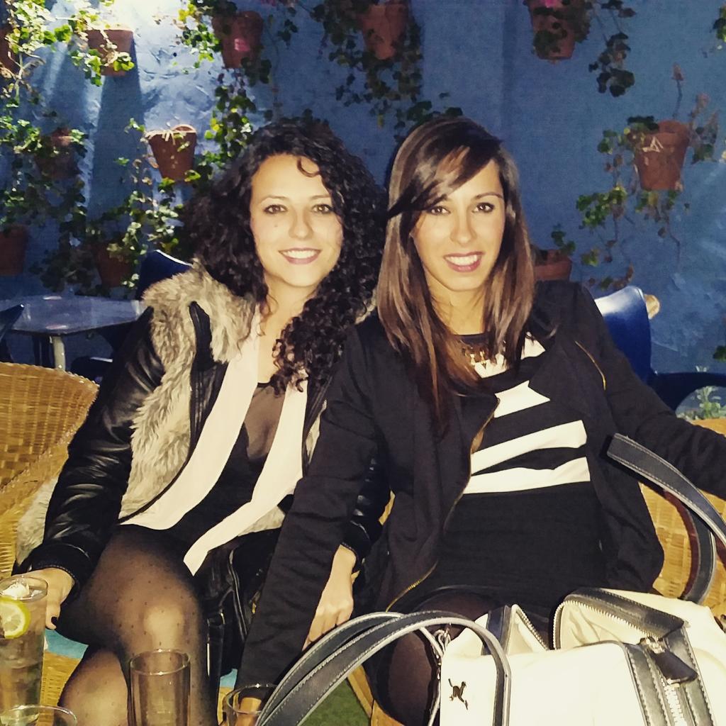 9Mirian's tweet photo. Con mi cuki love @clarabermudezg http://t.co/aVlrNxVg74