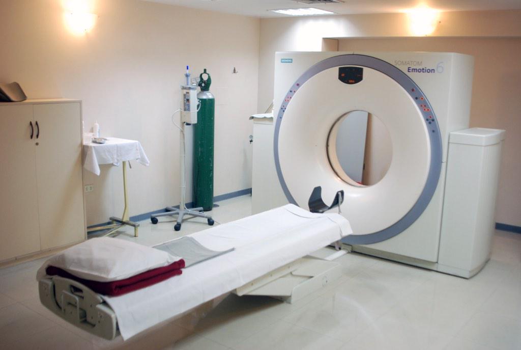 nazaetchepare's tweet image. Sabías que con los $500 millones de #LaFlotaDeLazaro se podrían comprar 40 tomógrafos o 20 resonadores? @MarianaZuvic