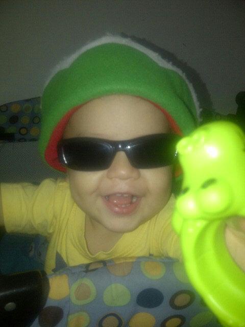 kimki's tweet photo. Feliz navidad! http://t.co/qHRehVtTli