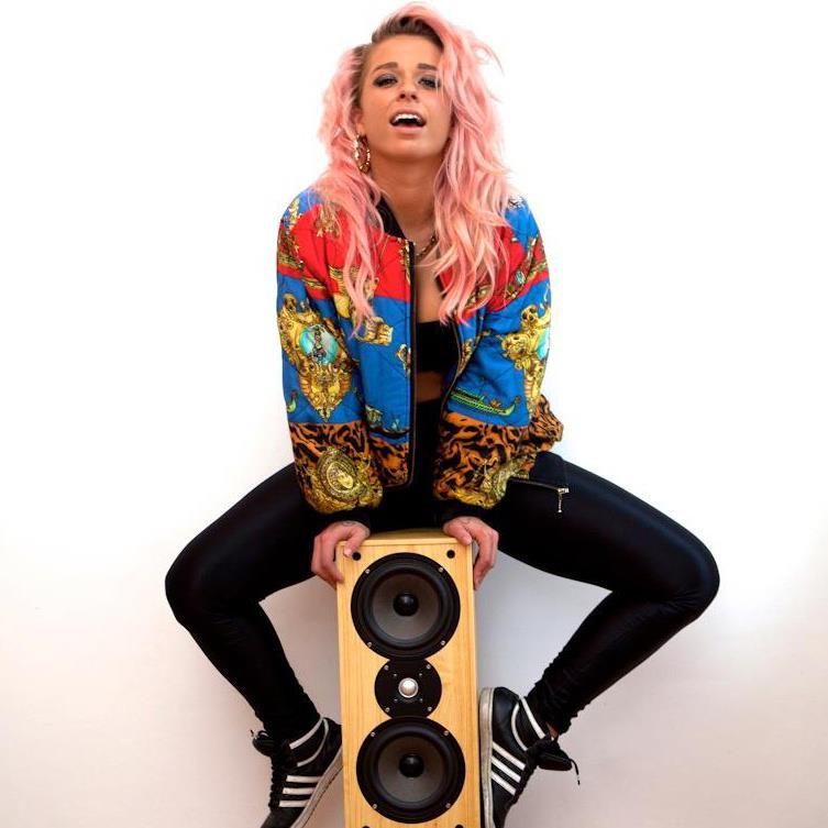 TheDropNYE's tweet photo. Come get down with this babe - @blondtron this #nye in #squamish! http://t.co/STHdiCk7TT http://t.co/bOo7MlAFMm