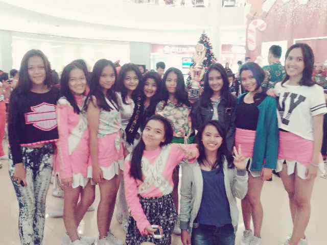 Juara 3 at ciputra mall :)