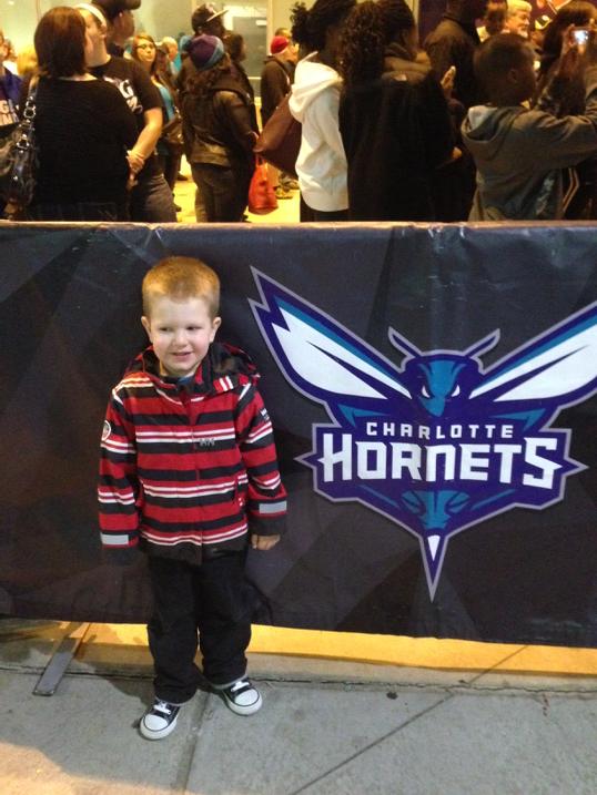 CALindberg's tweet photo. Go Hornets! http://t.co/icb37ImMCr