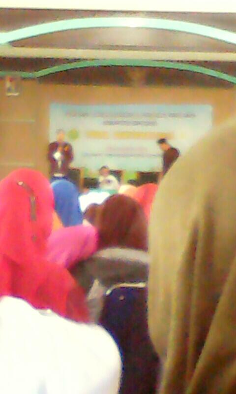 RizqiyanaE's tweet photo. Diklat terakhir untuk para ustadz-ustadzah dan pengasuh anak2 kabupaten Banyumas di IAIN purwokerto.. 😊#mengesankan.. http://t.co/UqQcqSgKm8