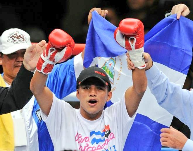 BoxAzteca7's tweet image. #LoMejorDel2014
@chocolatitobox ganó su 3er título y lo defendió con éxito. Es uno de los 10 mejores libra x libra