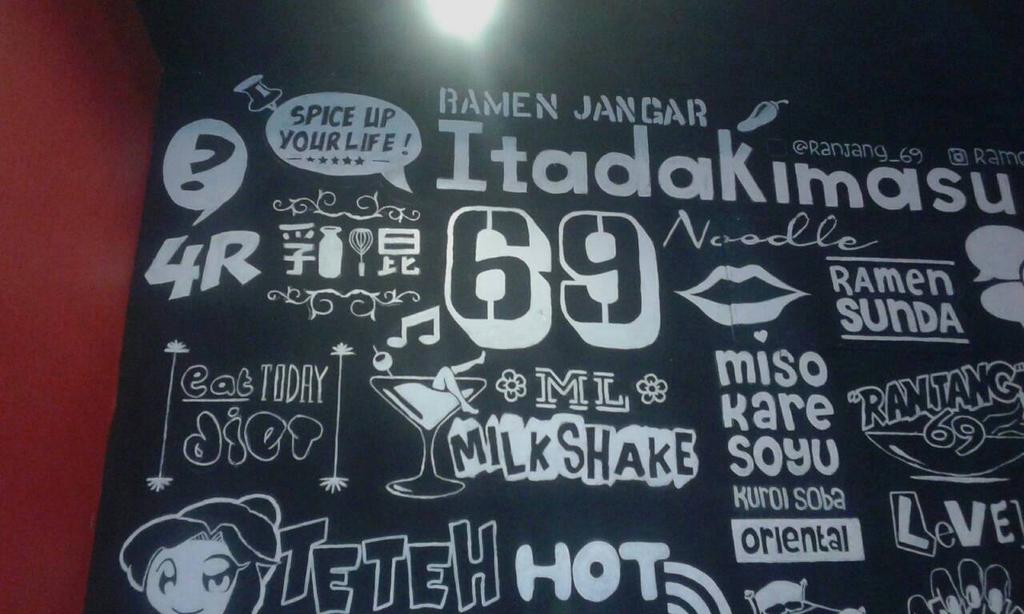 zhafranbustomi's tweet photo. Emang Jepang banget nih..... @Ranjang_69 , kesukaan anak @rampes_garut #Ranjang69_Rampes2015 http://t.co/XGKHzramFk