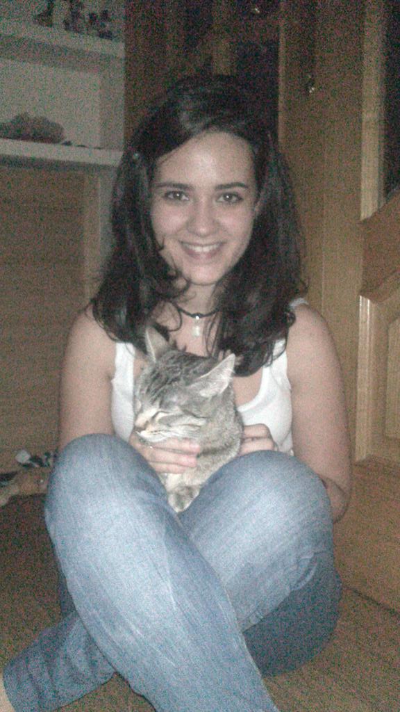 4Nataliia's tweet photo. @Cucaim8  Hemos empezado la noche bailando y haciendonos amigas de #Trolii y al final lo hemos conseguido jajjaa http://t.co/5F6ODSaK7J