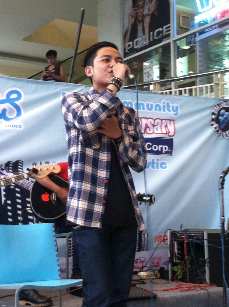 Ada pacar kk ih <a href="/ichaRQS/">Riksa Q Sakinah</a> lagi perform=))))