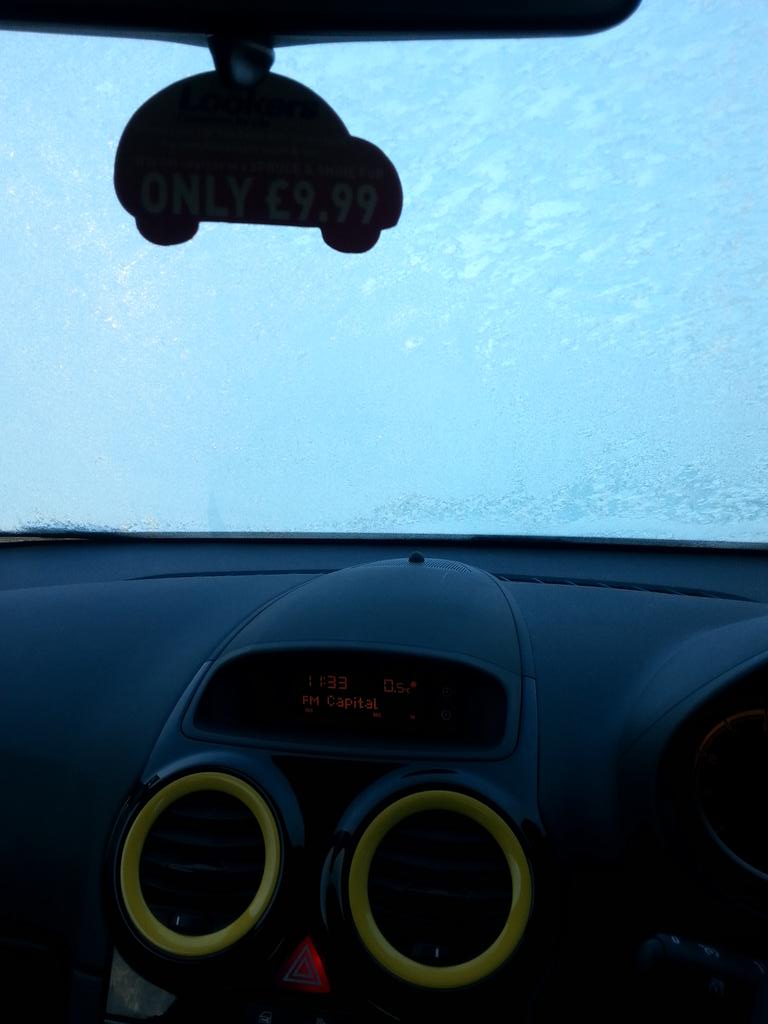 tashylou88's tweet image. This is what happens when u don&apos;t drive often! #nodeicer #ccccold
