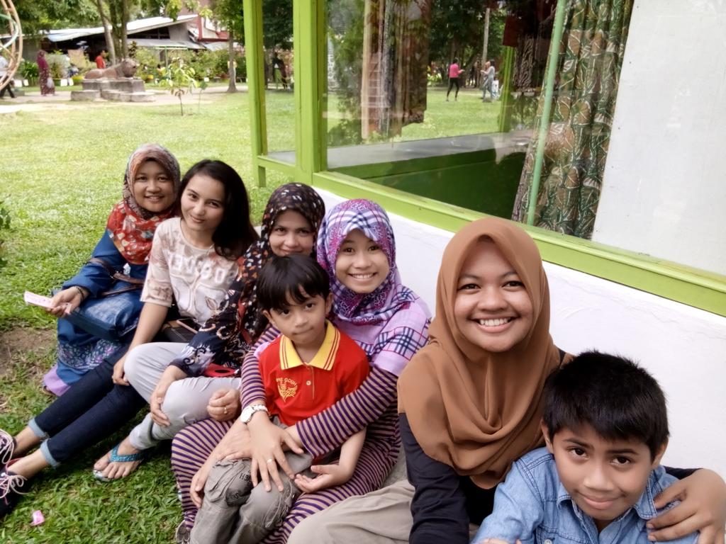 Azra_Lestari's tweet photo. Senang bisa kumpul bareng kelurgaa :-) :-* http://t.co/weTrDrUvAX