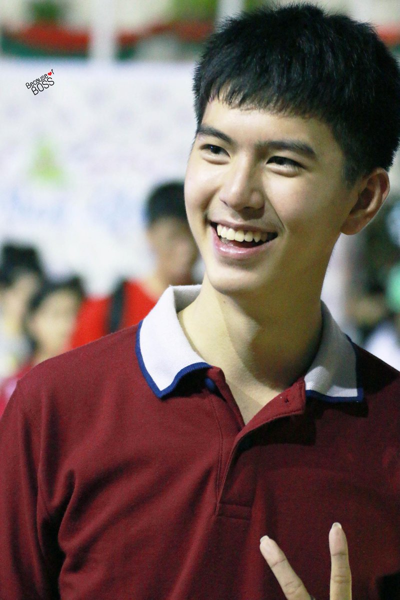 clumsyibo's tweet photo. Ahhh senyummu dek adeeem #dedekBoss #dedeksiam #jaturamitr http://t.co/Mg5vxyoK9k