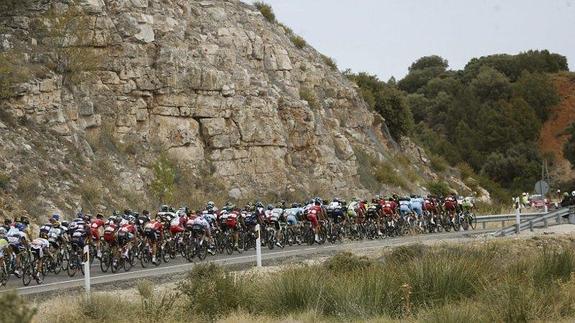 ideal_jaen's tweet photo. ¿La Vuelta a España con una etapa con final en Cazorla y otra comenzando en Jódar? Mira http://t.co/ouQYnedzBn http://t.co/fiVvyiJ4Ue