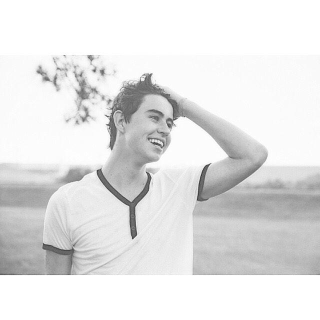 Happy birthday to Nash Grier .  happy birthday Nash ! 