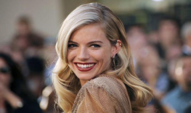  Premiere.fr: Happy Birthday... Sienna Miller : la it girl en 10 clichés glamour 