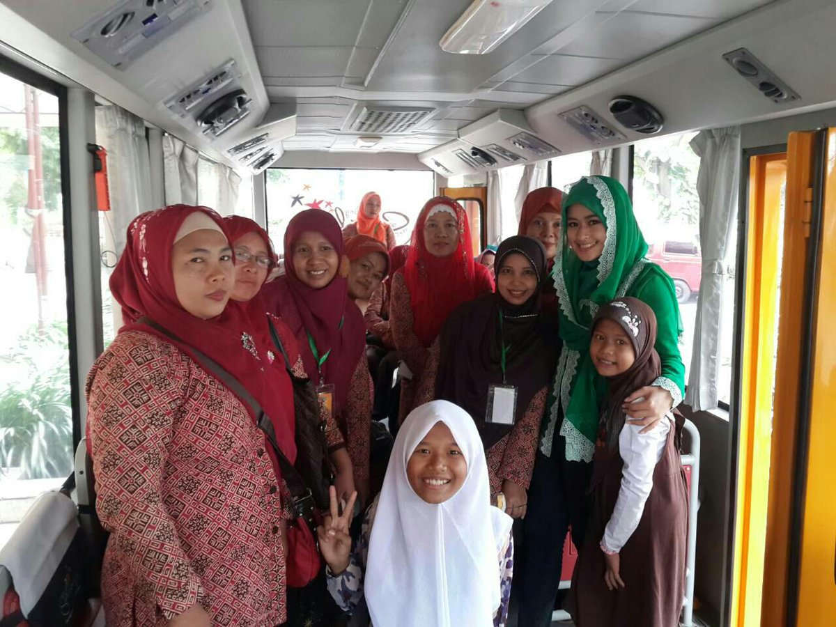 Perjalanan Ning Susi hari ini bersama Ning <a href="/sharamitha/">Mama Muda</a> dan Ibu2 PKK Kalijudan. Semoga berkesan ya bu =)