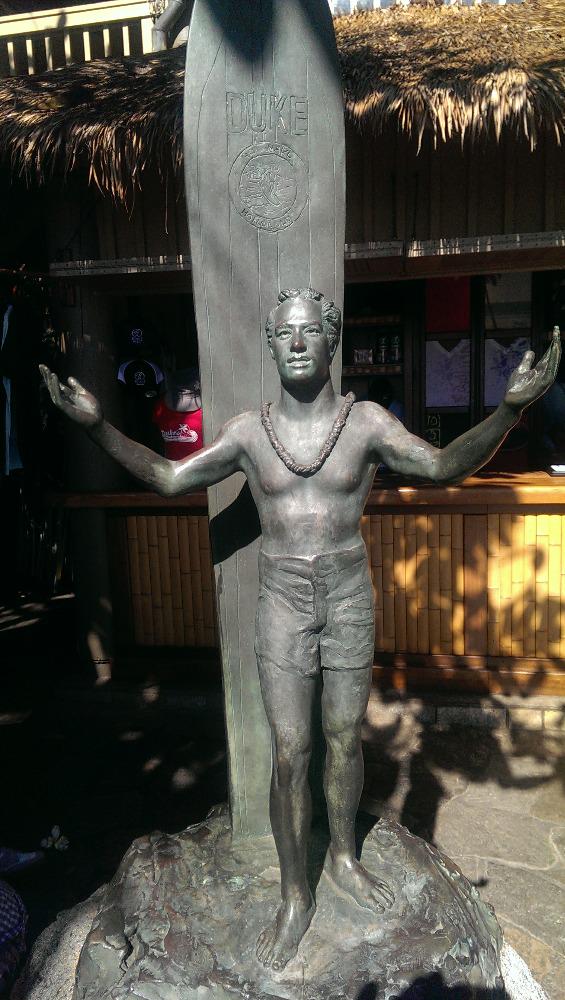 In Hawai'i 
Mele kaliki maka
Merry Xmas and Aloha 
here is Duke most famous hawaiin surfer