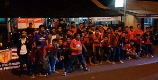 Mantap RT <a href="/Maulanafitrahh/">Maulana Fitrah A</a>: Nobar kami ieu pak <a href="/UtdIndoPWK/">UtdIndonesia Purwakarta</a> hehe cc <a href="/Moris_Megaloman/">Sahrial Muharam</a> <a href="/UtdIndonesia/">@</a> =D