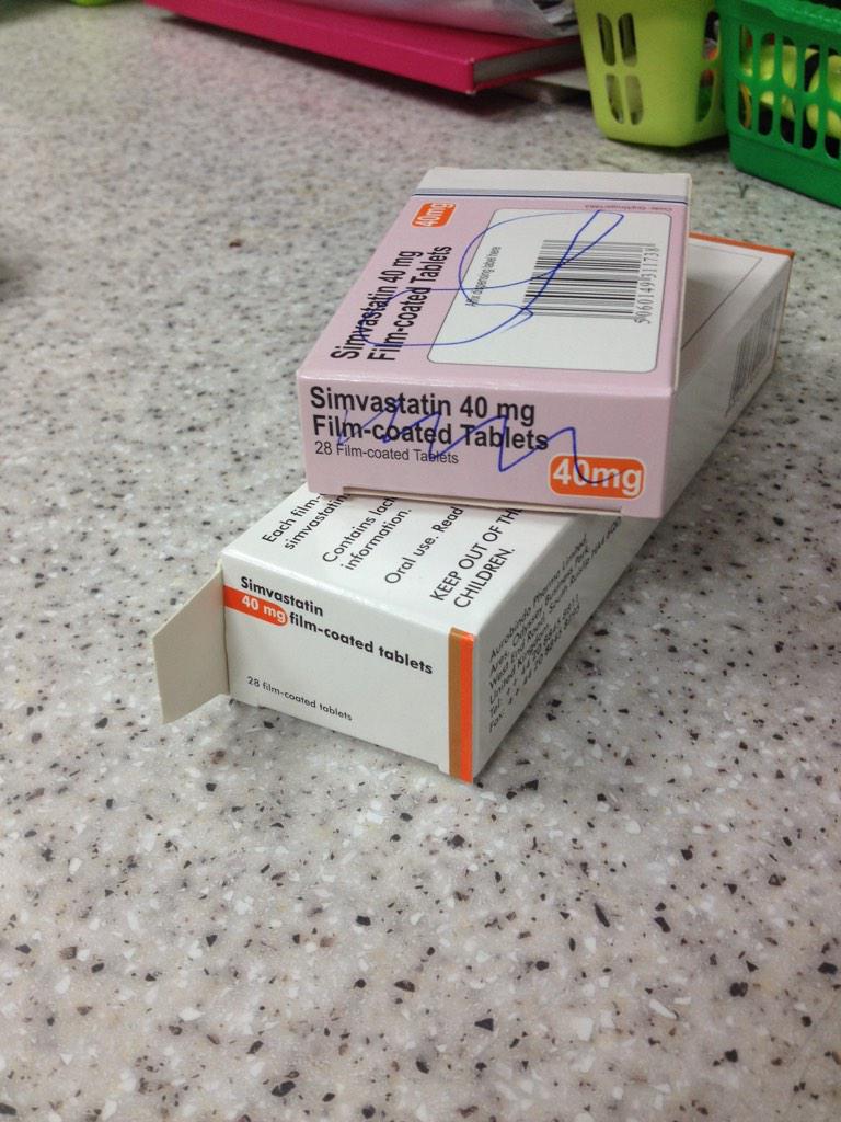 dandydan91's tweet photo. Tab out or scribble on the box? http://t.co/Okp8M7yV0V