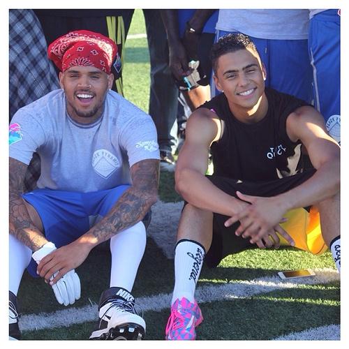 blvckboysdamn's tweet photo. daddys http://t.co/9bdyt6RrnC