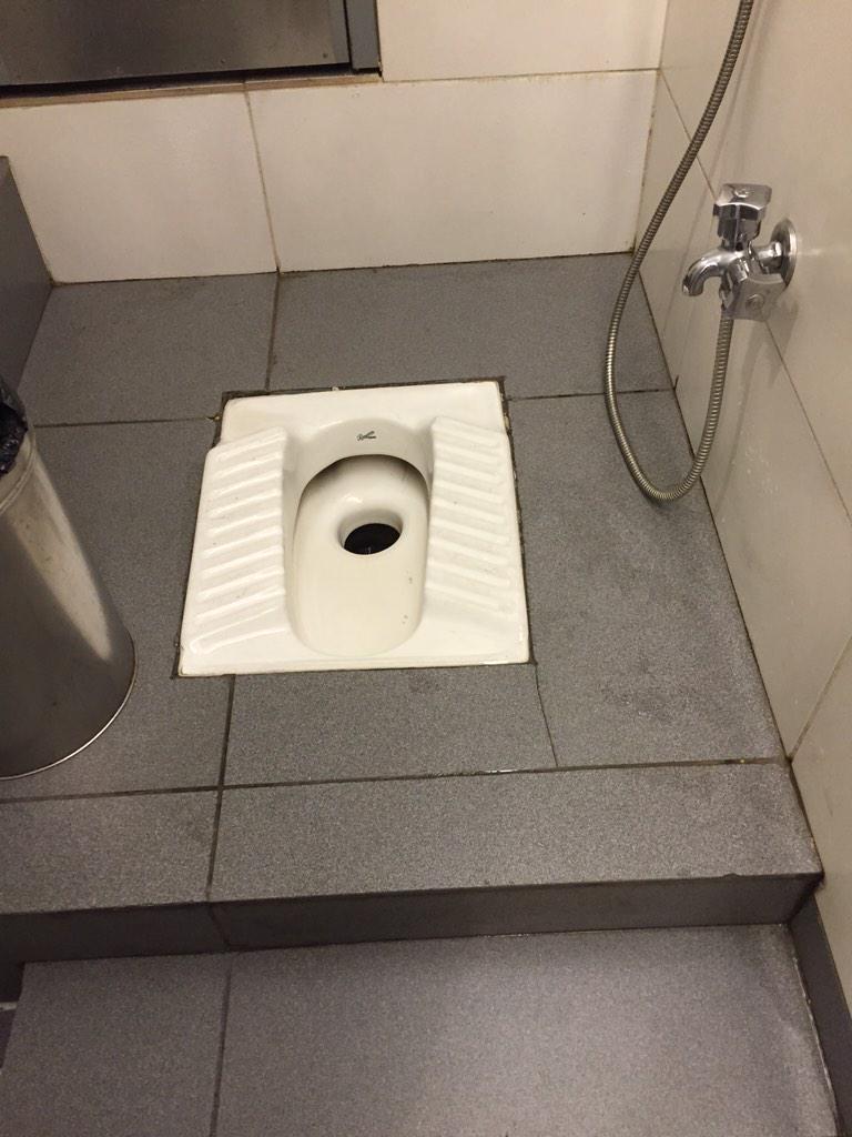 ritpat23's tweet image. "What The Fuck Is This" #indiaproblems