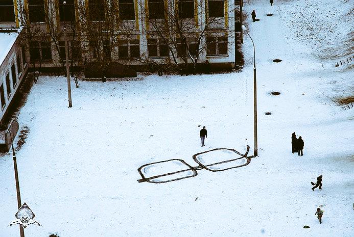 Winter is coming.
Artist: Pavel Puhov