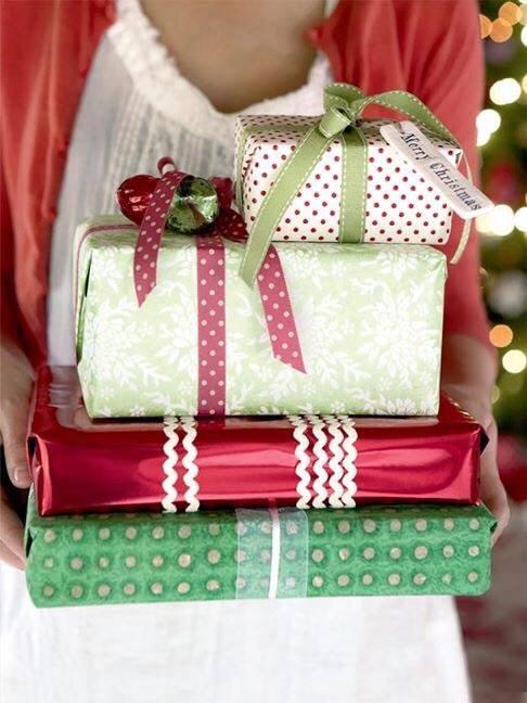 STRASS_MODA's tweet photo. Como le hemos cogido gusto a esto de ayudar a los Reyes Magos, hoy abrimos #STRASSMENACHO de 11:45 a 2 y de 5 a 8 😉 http://t.co/wTIOAMPbfi