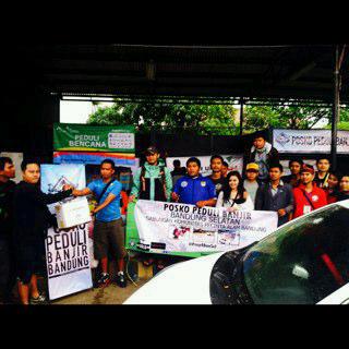 <a href="/infobdg/">BANDUNG ᮘᮔ᮪ᮓᮥᮀ</a> <a href="/ridwankamil/">Ridwan Kamil</a> pengiriman bantuan dari team gabungan pencinta alam kota bdg  #pray4bansel