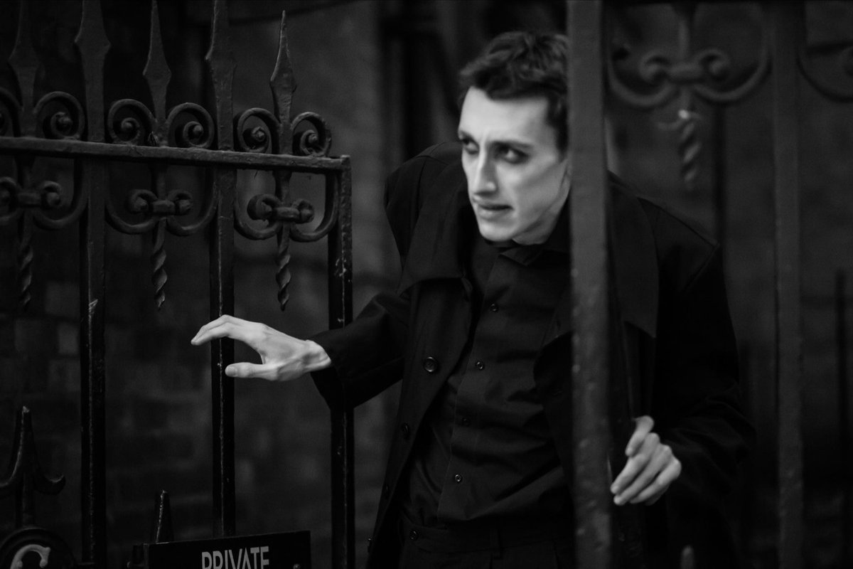 sikesandnancy's tweet photo. On the prowl. Dangerous, deadly even. @ChrystalDing captures Dickens' edgiest character in continuing photo story. http://t.co/G1kIO6naa1