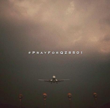 sepertiiwan's tweet photo. #PrayForAirAsiaAWQZ8501 http://t.co/b8KOOuQZzV