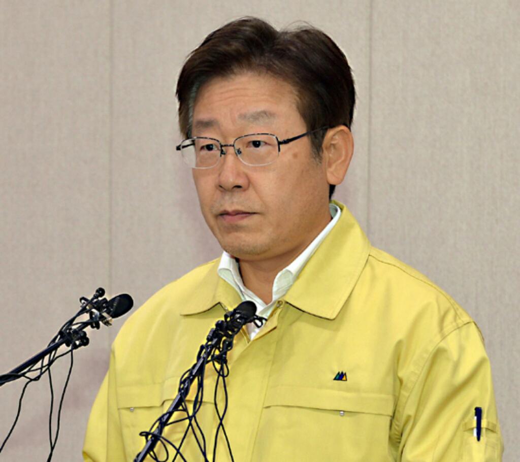 이재명 성남시장 "세월호의 실소유자는 국정원" "전대미문의 이번 세월호 참사의 원인과 책임을 극히 일부나마 가릴 기회를 준 이번 고발을 짐심으로 환영한다" goo.gl/t7HmY0