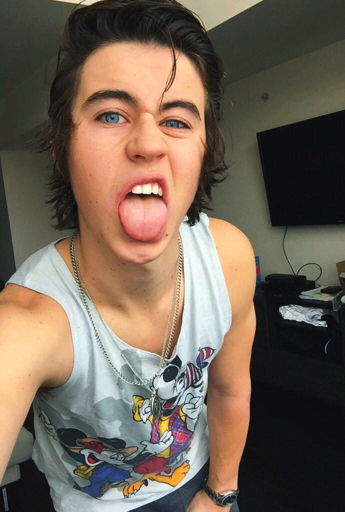 HAPPY BIRTHDAY NASH GRIER!!!! LOVE YOU     