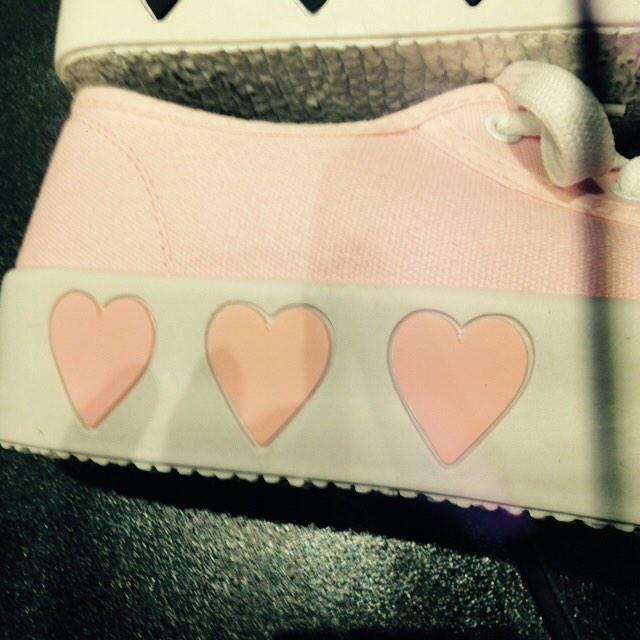 WEGO_takeshita's tweet photo. 大人気のハートスニーカーが再入荷しました〜🙋🎉

¥3590＋税❗️ソール部分がハート😜❤️カワイイと思ったらRT❗️❗️ http://t.co/50ZOD4mFtv