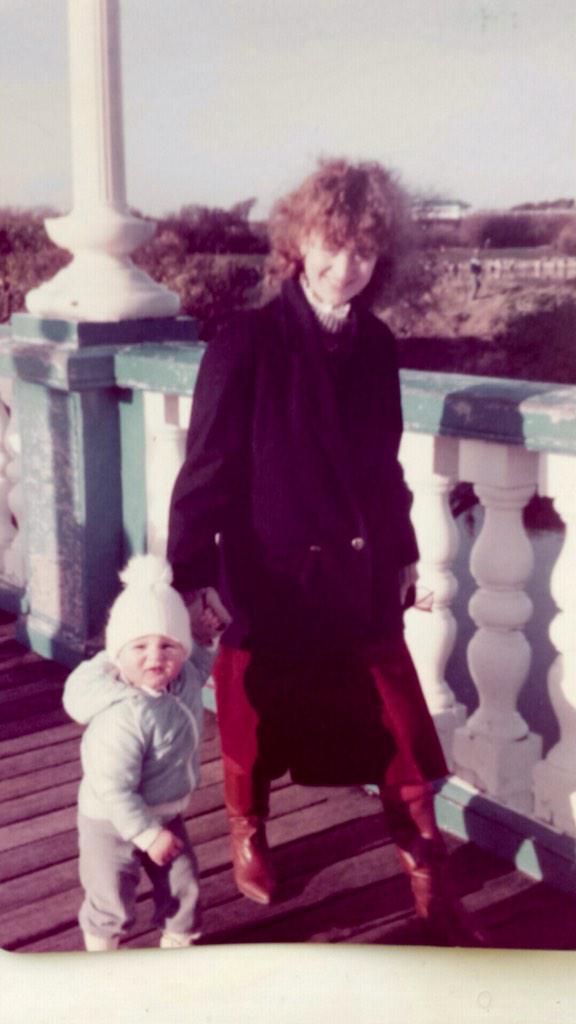 buntybombshell's tweet image. @SlaineK ...and Polly wasn't the only one wit mad hair back then.. #bustedsofa