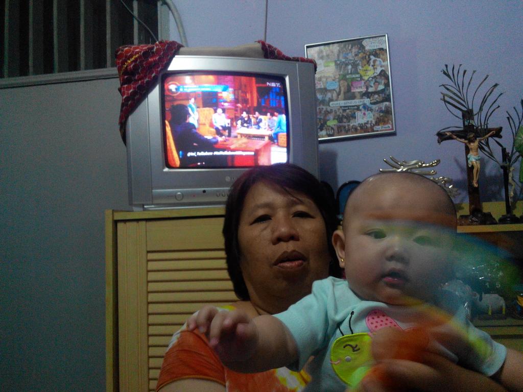 yoz_fer's tweet photo. Nntn @Ini_Talkshow  brng mama sm "the next neng maya" nih sapa tau dpt s5 haha @netmediatama #NETMILIUNER_3 http://t.co/si5vDGuidT