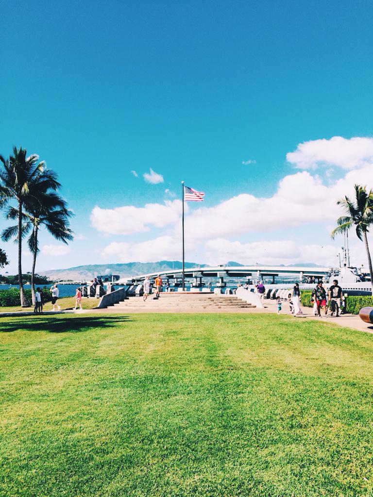 RompWorthy's tweet photo. A. is in #Hawaii, what are your favorite things to do there? #Travel #RompWorthy http://t.co/zqXtli5kAJ