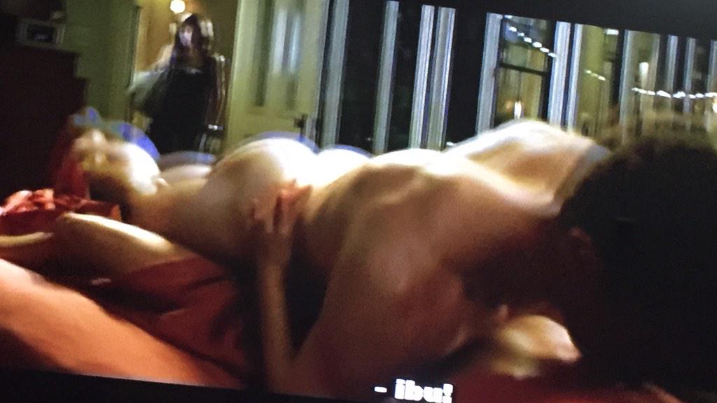 nells4_chb's tweet photo. “@JosephineS_CHB: bOoTY?!?!?! http://t.co/kcWnLsNAvx” friend w/ benefit?;<