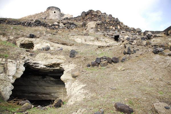 'El descubrimiento del año': Hallan en Turquía una ciudad subterránea de 5.000 años B58ocjfCcAEu42T