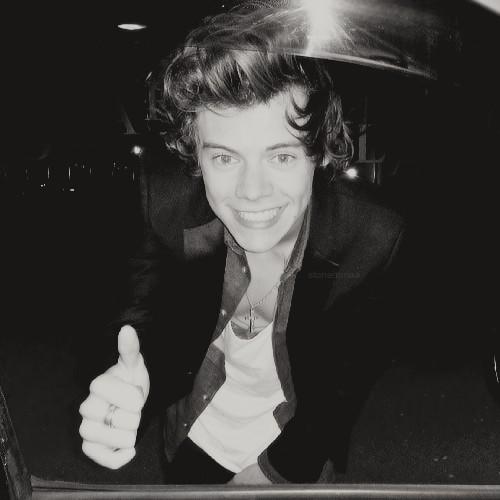 Hiiiiii 😁 so if you RT this you get a Netflix Marathon plus free pizza and cuddles. Not new to fl /rp